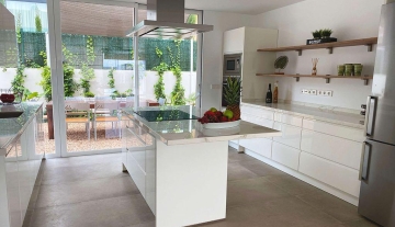 Resa estates Ibiza longterm villa Jesus keuken 2.jpg